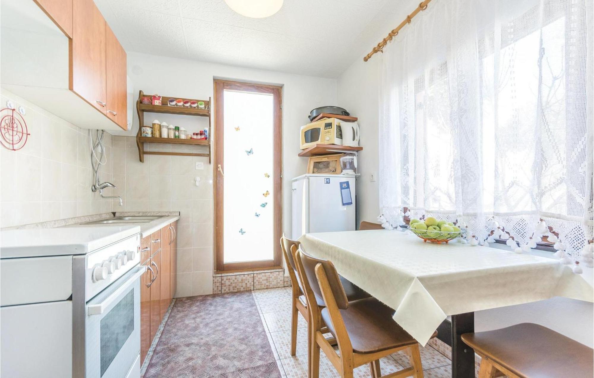 Amazing Apartment In Pavicini With Kitchen Esterno foto